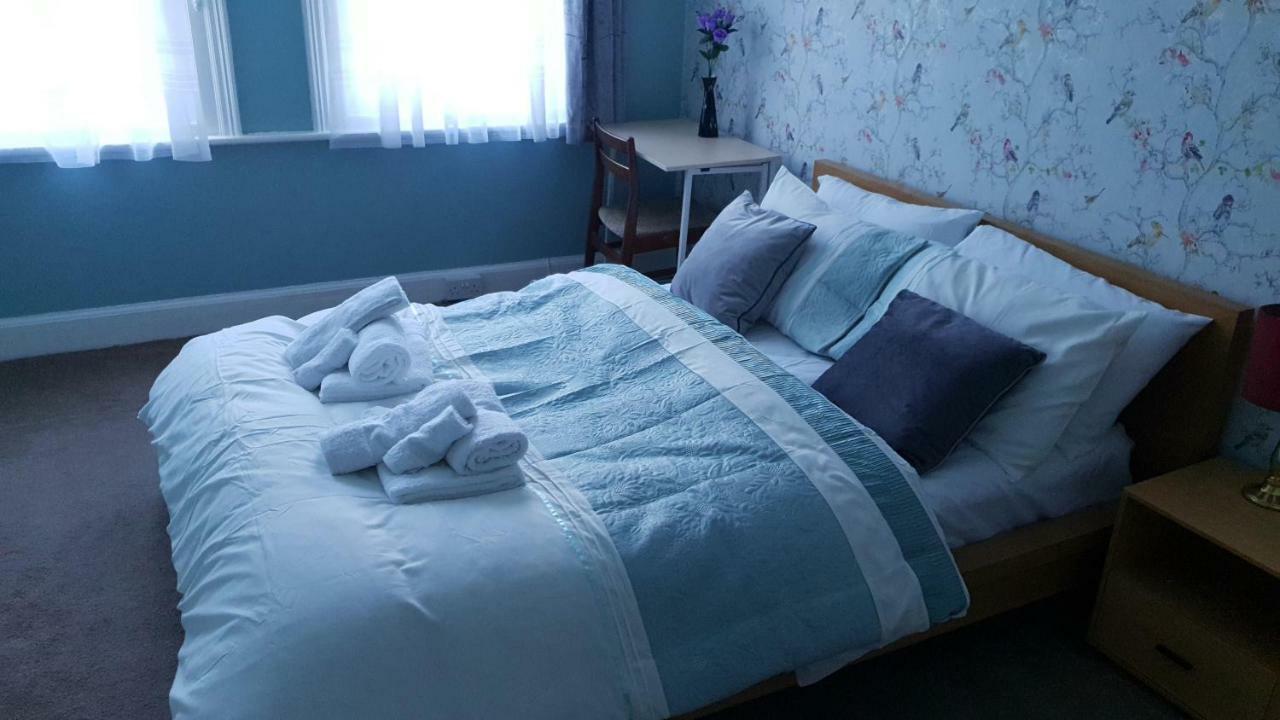 Grandeur Holiday Home, With Free Parking Клактън он Сий Екстериор снимка