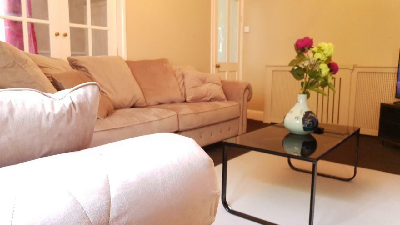 Grandeur Holiday Home, With Free Parking Клактън он Сий Екстериор снимка