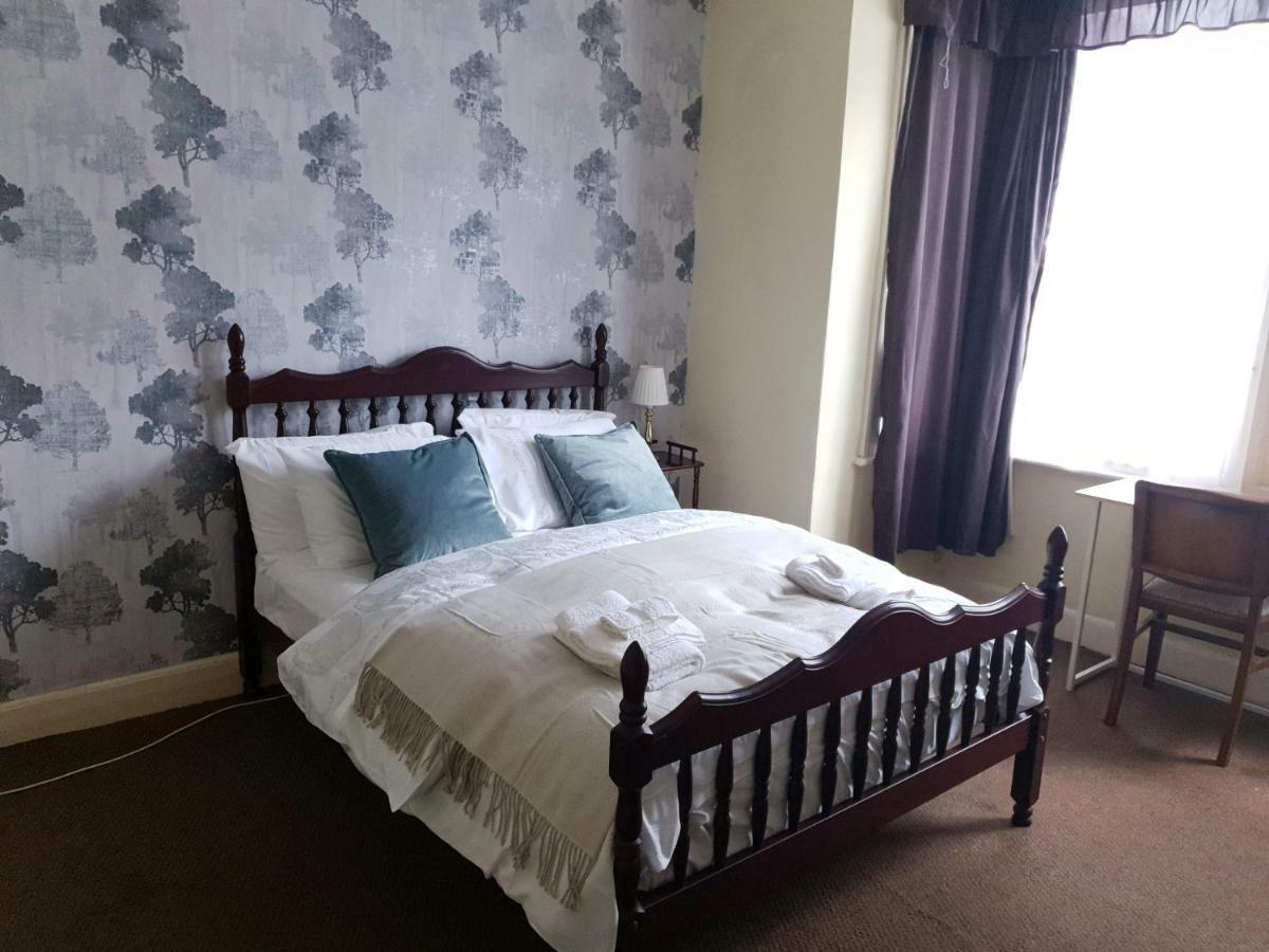 Grandeur Holiday Home, With Free Parking Клактън он Сий Екстериор снимка